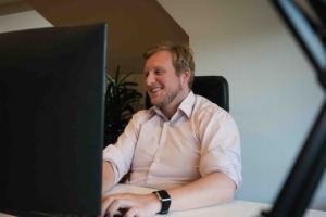 Testautomation Engineer blog voor QA professionals: verschil tussen Testautomatisering en Automatisering in Test bij Identify Amersfoort